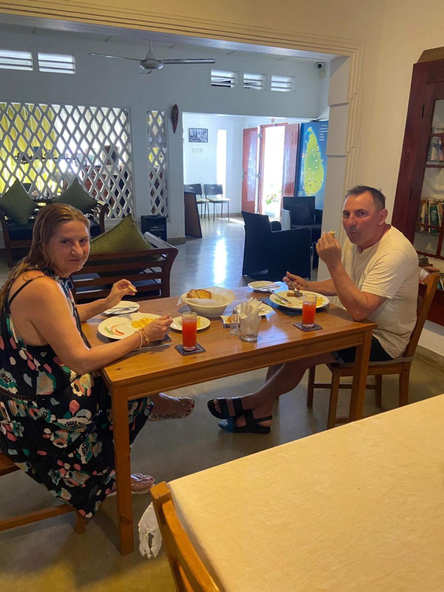 Dions Guest House Negombo Bagian luar foto