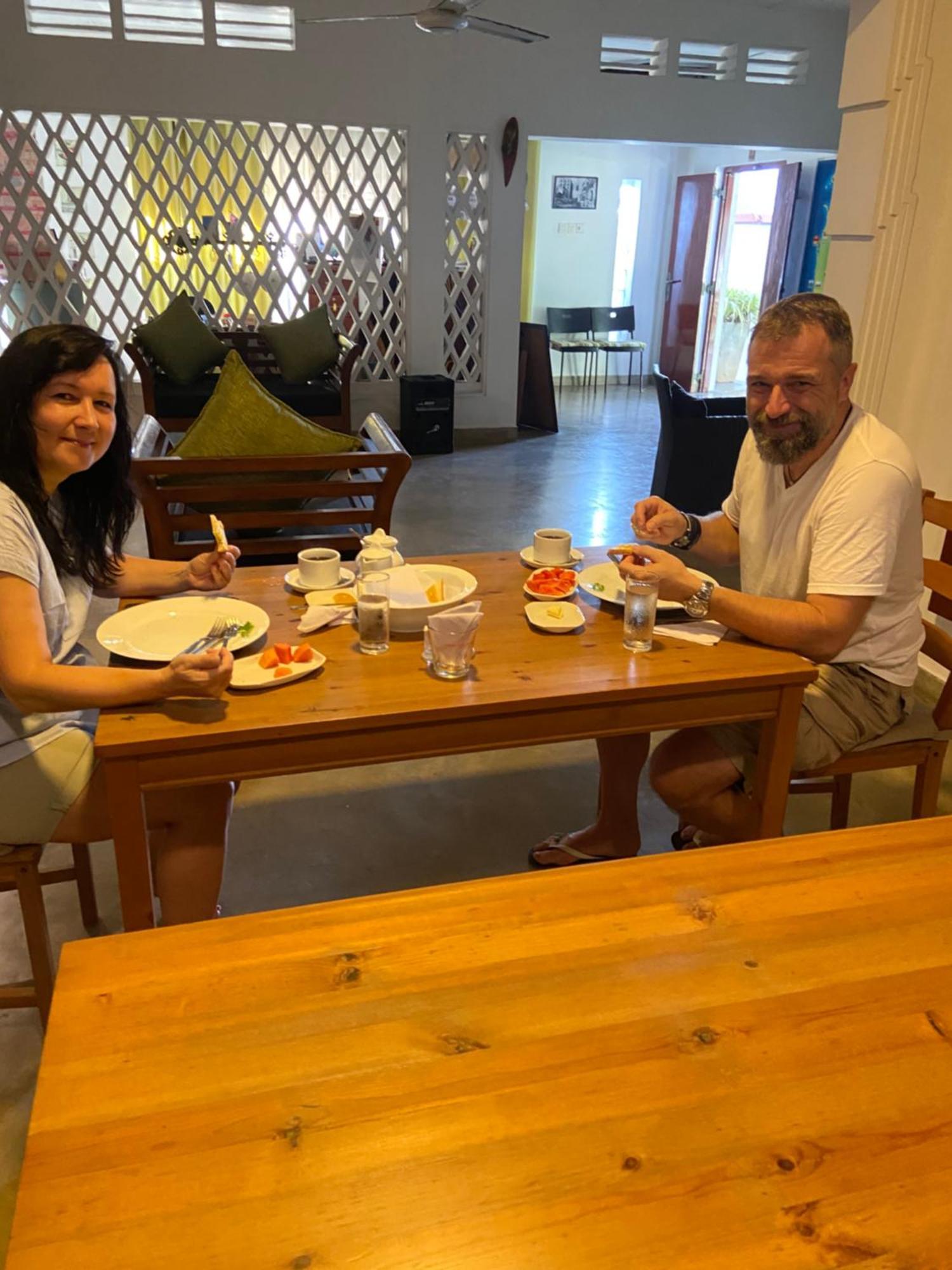 Dions Guest House Negombo Bagian luar foto