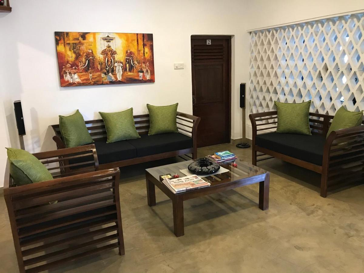 Dions Guest House Negombo Bagian luar foto